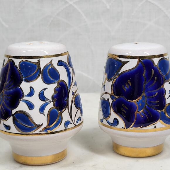 VTG Signed Salt & Pepper Shakers 3" Blue Floral Porcelain Gold Trim Hand Painted - Picture 10 of 14